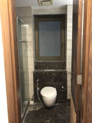 Bathroom in 2.5 BHK Apartment at M3M Golf Estate, Sector 65 – for Rent