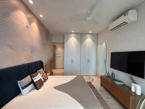 Team Area in 3 BHK Apartment at Peninsula Salsette 27, Byculla – for Sale
