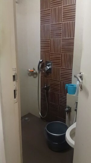 Bathroom in 3 BHK Apartment at Windsor Tower, Andheri West – for Rent