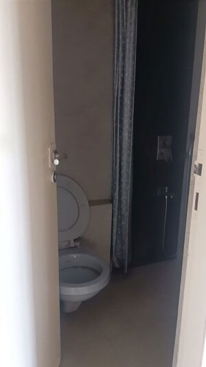 Bathroom in 3 BHK Apartment at Windsor Tower, Andheri West – for Rent