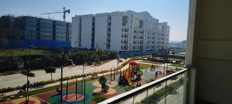 Exterior View, uchdpl-veridia-oakwood-enclave 4 Bedroom 2385 Sq.Ft. Apartment In Wave City Ghaziabad 10379556