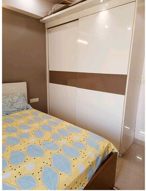 Room in 3 BHK Apartment at ATS Advantage, Ahinsa Khand 1 – for Rent