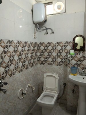 Bathroom in 3 BHK Apartment at ABCZ East Platinum, Sector 44 – for Rent