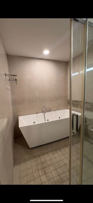 Bathroom in 3.5 BHK Apartment at M3M Golf Estate, Sector 65 – for Rent