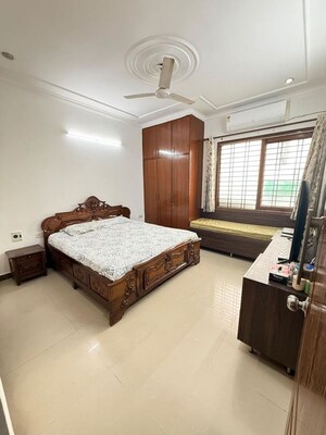 Living Room in 6+ BHK Independent House at Sector 40 – for Sale