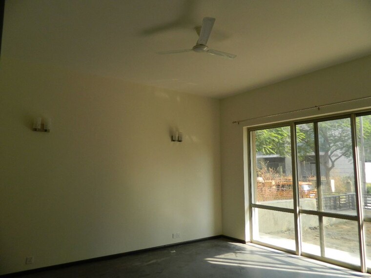 Room, unitech-the-villas 5 Bedroom 500 Sq.Yd. Villa In Sector 33 Gurgaon 10379620