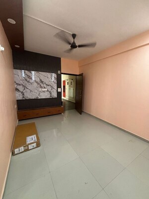 Room in 2 BHK Apartment at Pyramid Pride, Sector 76 – for Rent