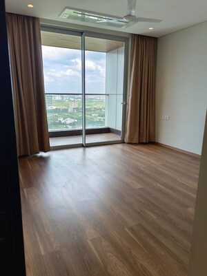 Room in 3.5 BHK Apartment at Panchshil Towers, Kharadi – for Rent