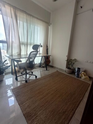 Room in 2 BHK Apartment at Sheth Auris Bliss, Malad West – for Rent