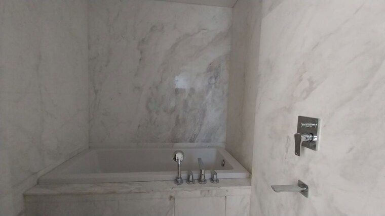 Bathroom, lodha-bellagio 3 Bedroom 1285 Sq.Ft. Apartment In Powai Mumbai 10379647