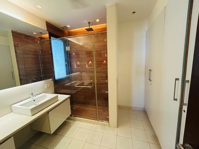 Kitchen, vasant vihar 4 Bedroom 400 Sq.Yd. Builder Floor In Vasant Vihar Delhi 10379655