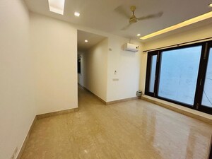 Room in 4 BHK Builder Floor at Vasant Vihar – for Rent