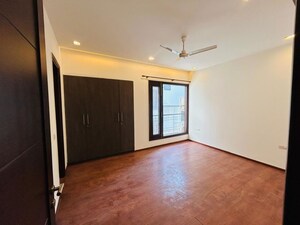 Room in 4 BHK Builder Floor at Vasant Vihar – for Rent
