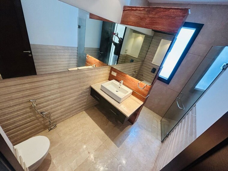 Washroom, vasant vihar 4 Bedroom 400 Sq.Yd. Builder Floor In Vasant Vihar Delhi 10379655