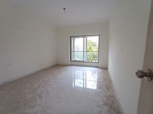 Room in 3 BHK Apartment at Vikas Centre Chembur, Chembur – for Rent