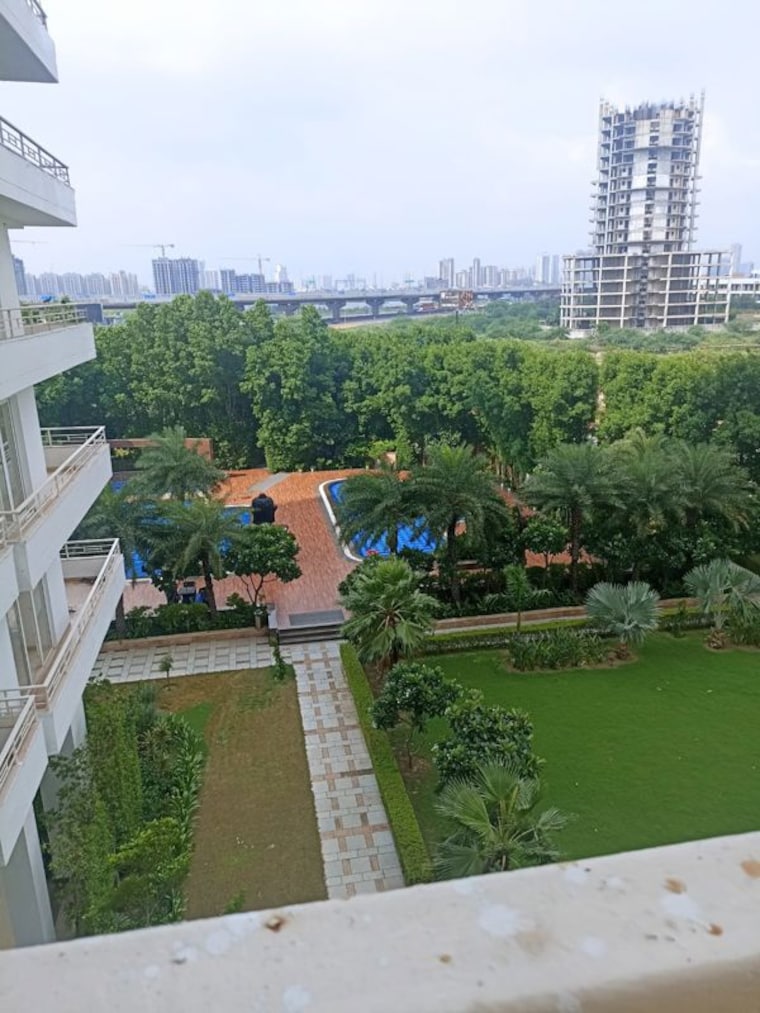 Garden, puri-emerald-bay 3 Bedroom 2450 Sq.Ft. Apartment In Sector 104 Gurgaon 10379657