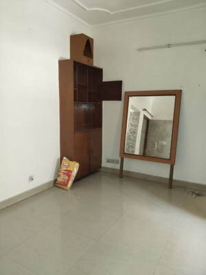 Room in  Apartment at Sarita Vihar – for Rent