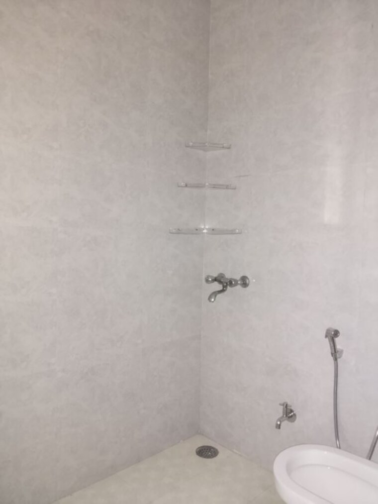 Bathroom, sarita vihar  1950 Sq.Ft. Apartment In Sarita Vihar Delhi 10379665