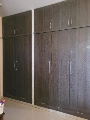 Furnished Amenities in 3 BHK Apartment at Omaxe New Heights, Sector 78 – for Rent