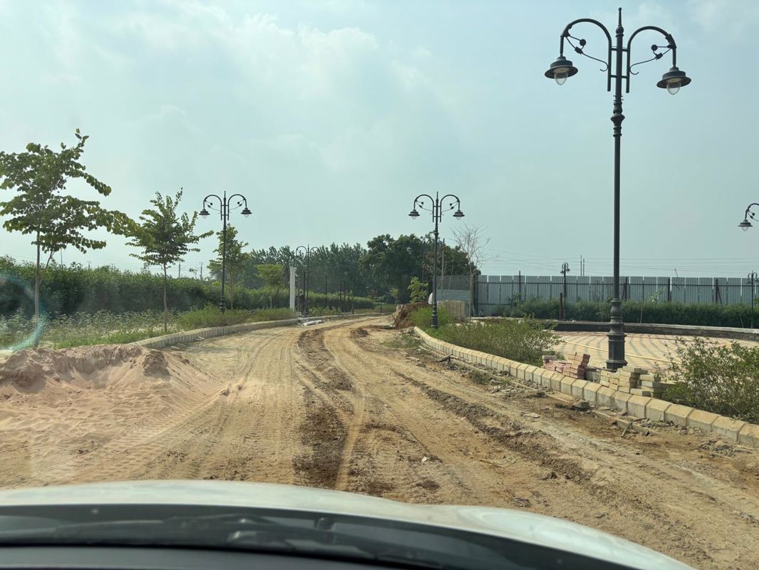 Plot For Sale in Sector 78
