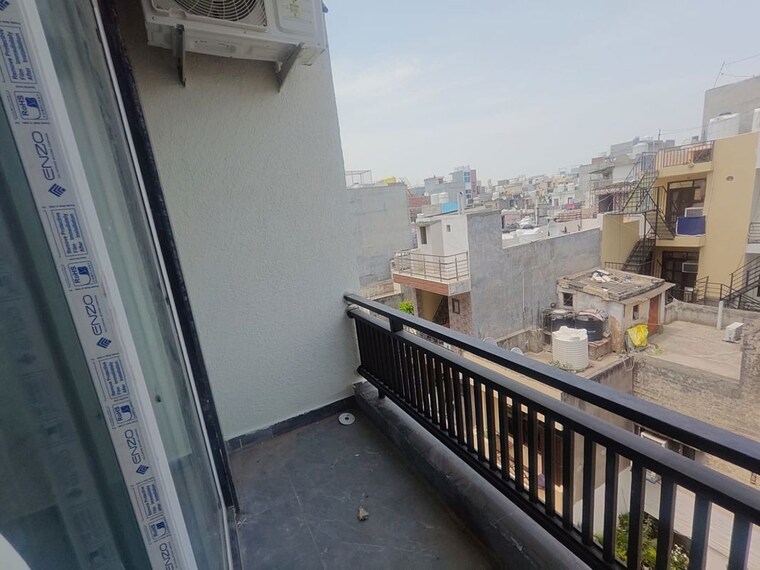 Balcony, sector 31 1 Bedroom 690 Sq.Ft. Builder Floor In Sector 31 Gurgaon 10379709