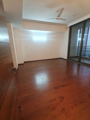 Master Bedroom in 3.5 BHK Apartment at M3M Golf Estate, Sector 65 – for Rent