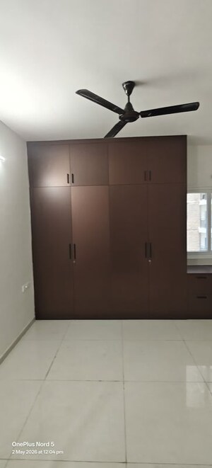 Room in 3 BHK Apartment at Rajapushpa Provincia, Narsingi – for Rent