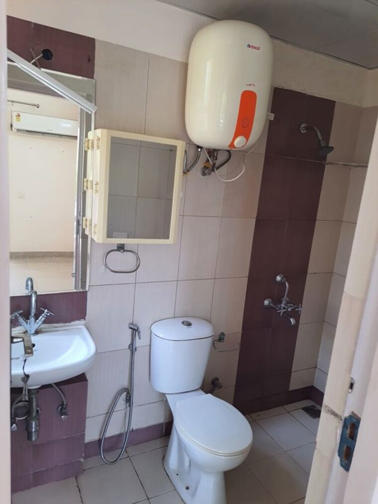 Bathroom, mahindra-aura 2 Bedroom 990 Sq.Ft. Apartment In Sector 110a Gurgaon 10379762