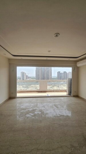 Room in 4 BHK Apartment at Samridhi Luxuriya Avenue, Sector 150 – for Rent