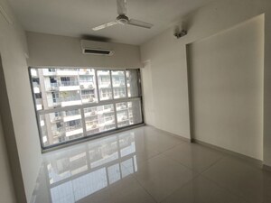 Room in 3 BHK Apartment at Godrej Central, Chembur – for Rent