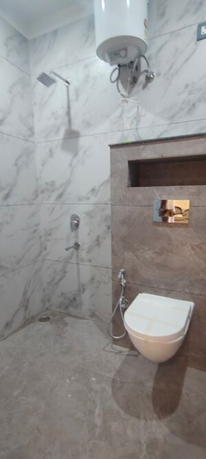 Bathroom in 3 BHK Builder Floor at Laxman Chowk – for Rent
