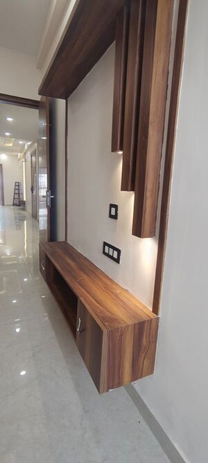 Building Lobby in 3 BHK Builder Floor at Laxman Chowk – for Rent