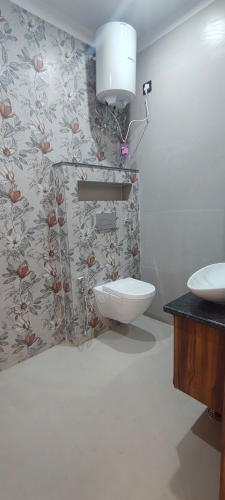 Bathroom, laxman chowk 3 Bedroom 1500 Sq.Ft. Builder Floor In Laxman Chowk Dehradun 10379817