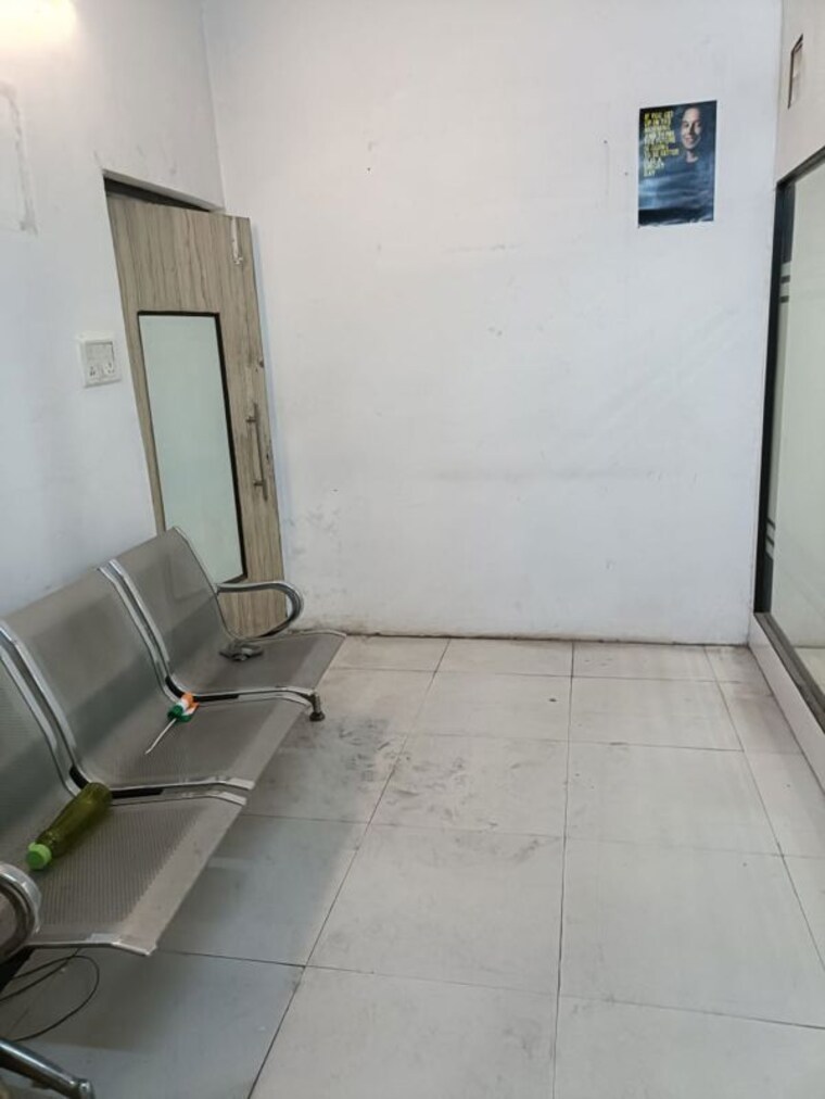 undefined, sector 6 Commercial Office Space 2000 Sq.Ft. In Sector 6 Noida 10379827