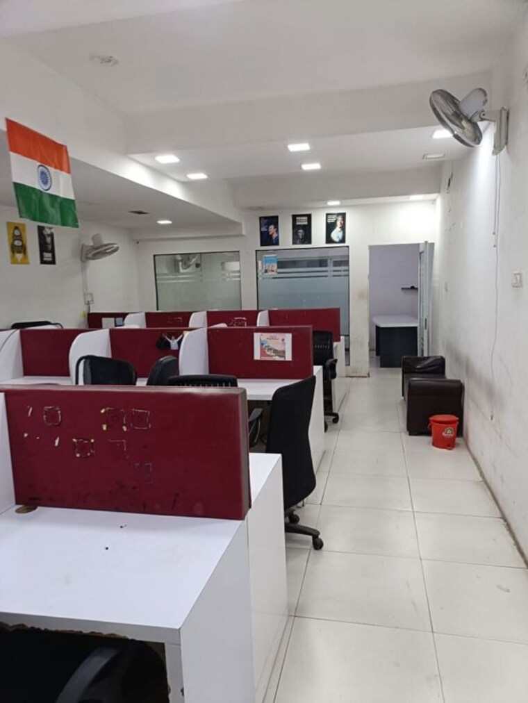 Team Area, sector 6 Commercial Office Space 2000 Sq.Ft. In Sector 6 Noida 10379827