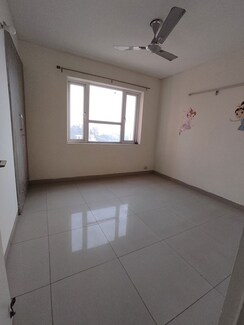 2.5 BHK + Study Room Apartment For Rent in Mahindra Aura