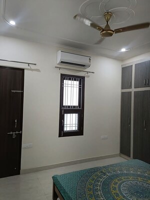 Room in 3 BHK Builder Floor at Vardhman Nagar – for Rent