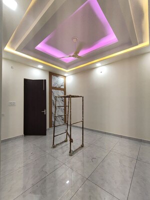 Room in 3 BHK Independent House at Jankipuram Extension – for Sale