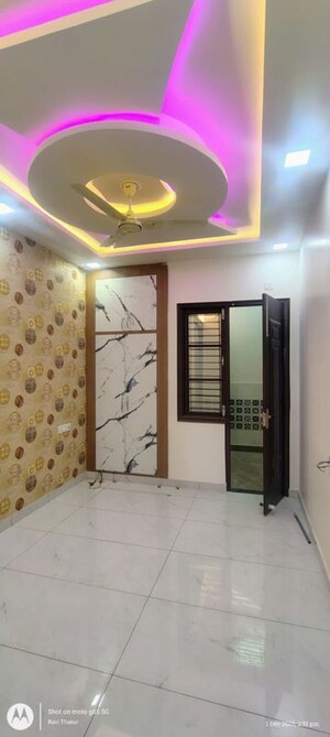 Room in 3 BHK Independent House at Jankipuram Extension – for Sale