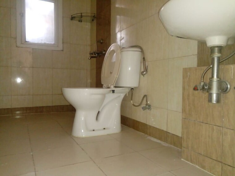 Bathroom, mahindra-aura 2.5 Bedroom 1329 Sq.Ft. Apartment In Sector 110a Gurgaon 10379898