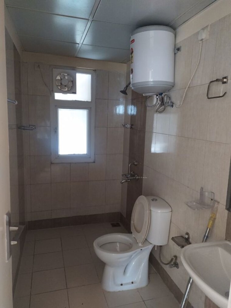Bathroom, mahindra-aura 2.5 Bedroom 1329 Sq.Ft. Apartment In Sector 110a Gurgaon 10379917