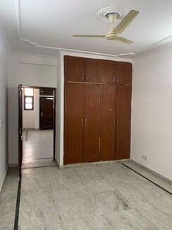 5 BHK + Servant Room,Study Room,Extra Room,Store Room Villa For Sale in Sector 36
