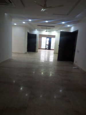 Room in 4 BHK Independent House at Sector 36 – for Sale