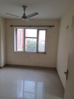 Room in 3 BHK Apartment at Mahindra Aura, Sector 110a – for Rent