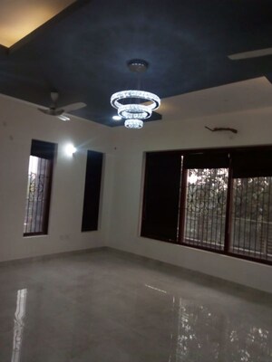 Room in 6+ BHK Independent House at Sector 36 – for Sale