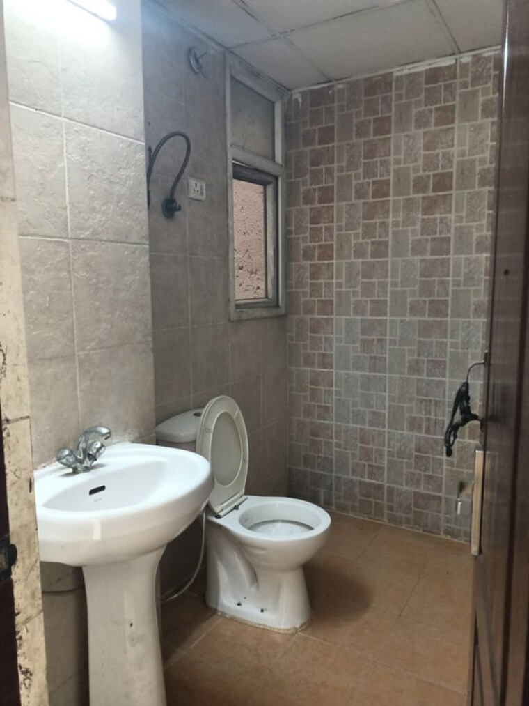 Bathroom, saviour-greenisle 2 Bedroom 1250 Sq.Ft. Apartment In Sain Vihar Ghaziabad 10379992