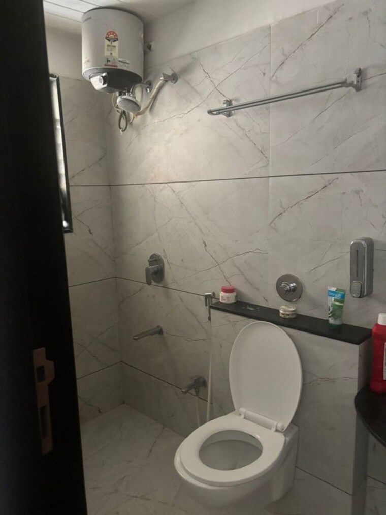 Bathroom, anand-eastwoods 2 Bedroom 1200 Sq.Ft. Apartment In Viman Nagar Pune 10380016