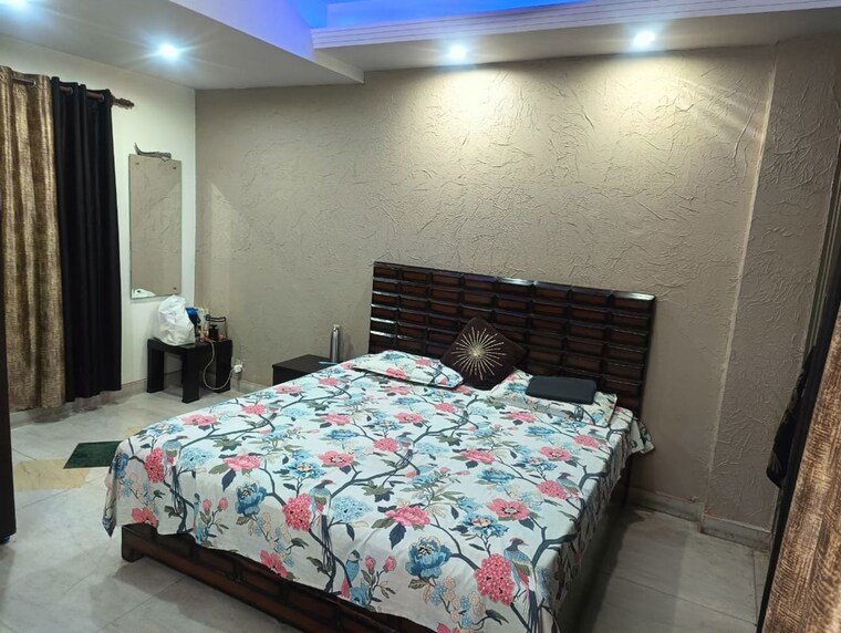 Bedroom, govindpuri 2 Bedroom 55 Sq.Yd. Builder Floor In Govindpuri Delhi 10378729