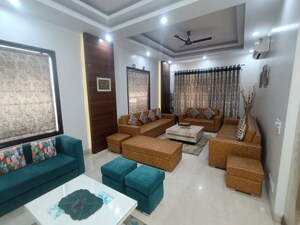 Living Room in 4 BHK Builder Floor at South City 1 – for Rent