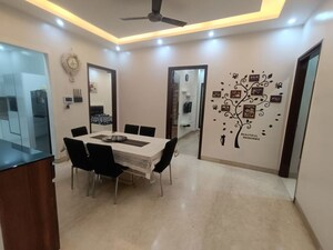 Team Area in 4 BHK Builder Floor at South City 1 – for Rent